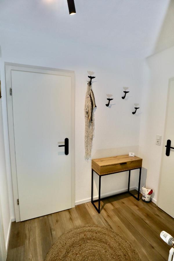Nessmersiel, Renovierte Erdgeschosswohnung Mit Garten In Deichnaehe, Wallbox, Bettwaesche Inklusive Несмерзиль Экстерьер фото